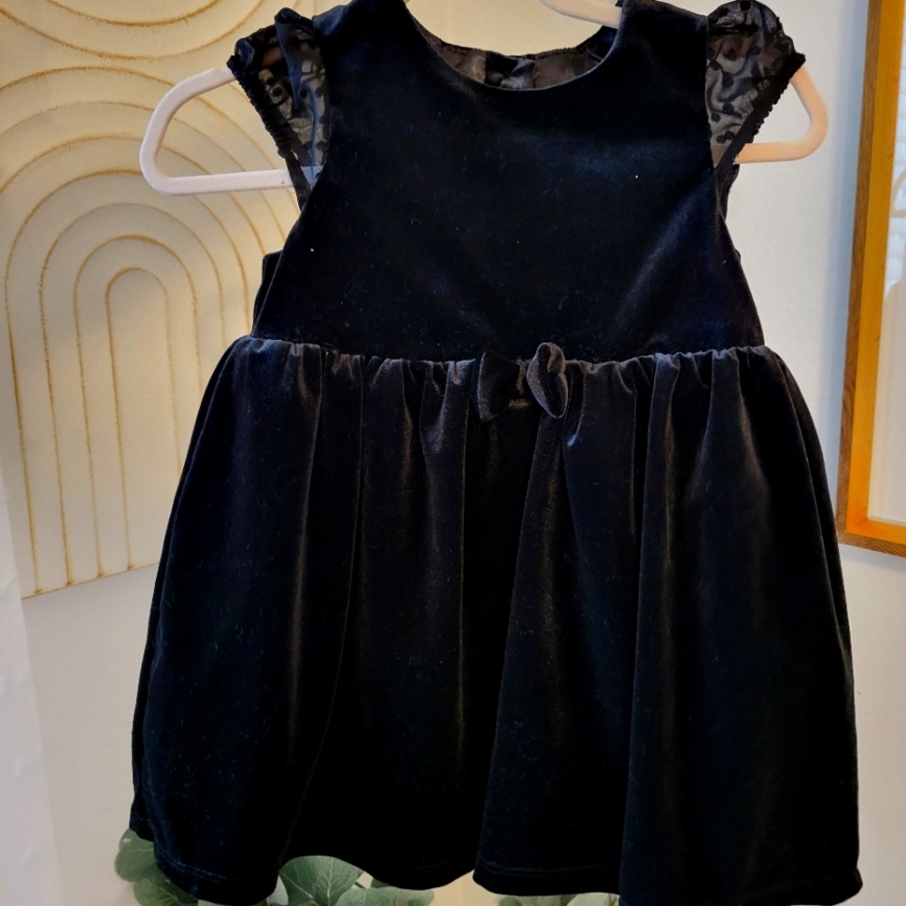 Black velvet H&M dress 12-18 month